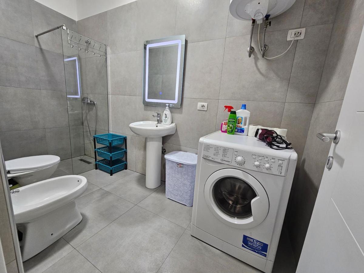 טיראנה Daily Apartment In Center מראה חיצוני תמונה